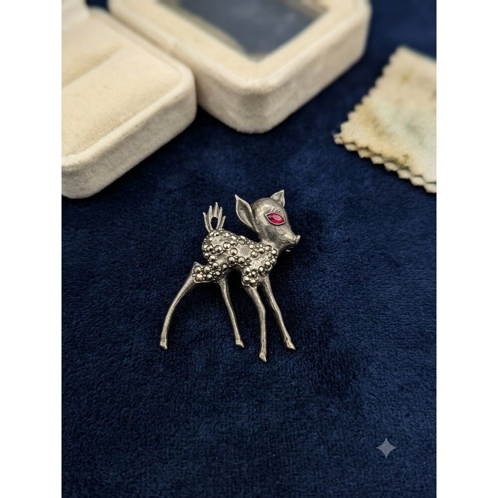 Vintage Silver Tone Deer Fawn Brooch Pin Red Rhinestone Eye Marcasite Style